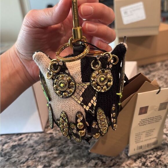 Burberry Black and Green Owl Keychain NWT - Picture 14 of 14